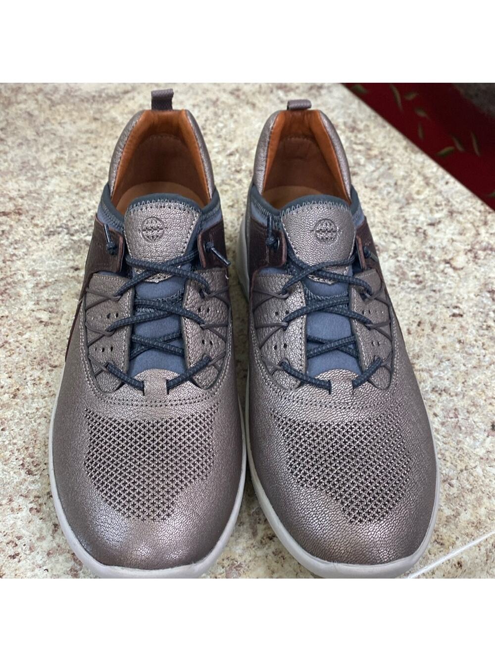 Rockport Let’s Walk Bungee 8.5 slip on sneaker tennis comfort shoes